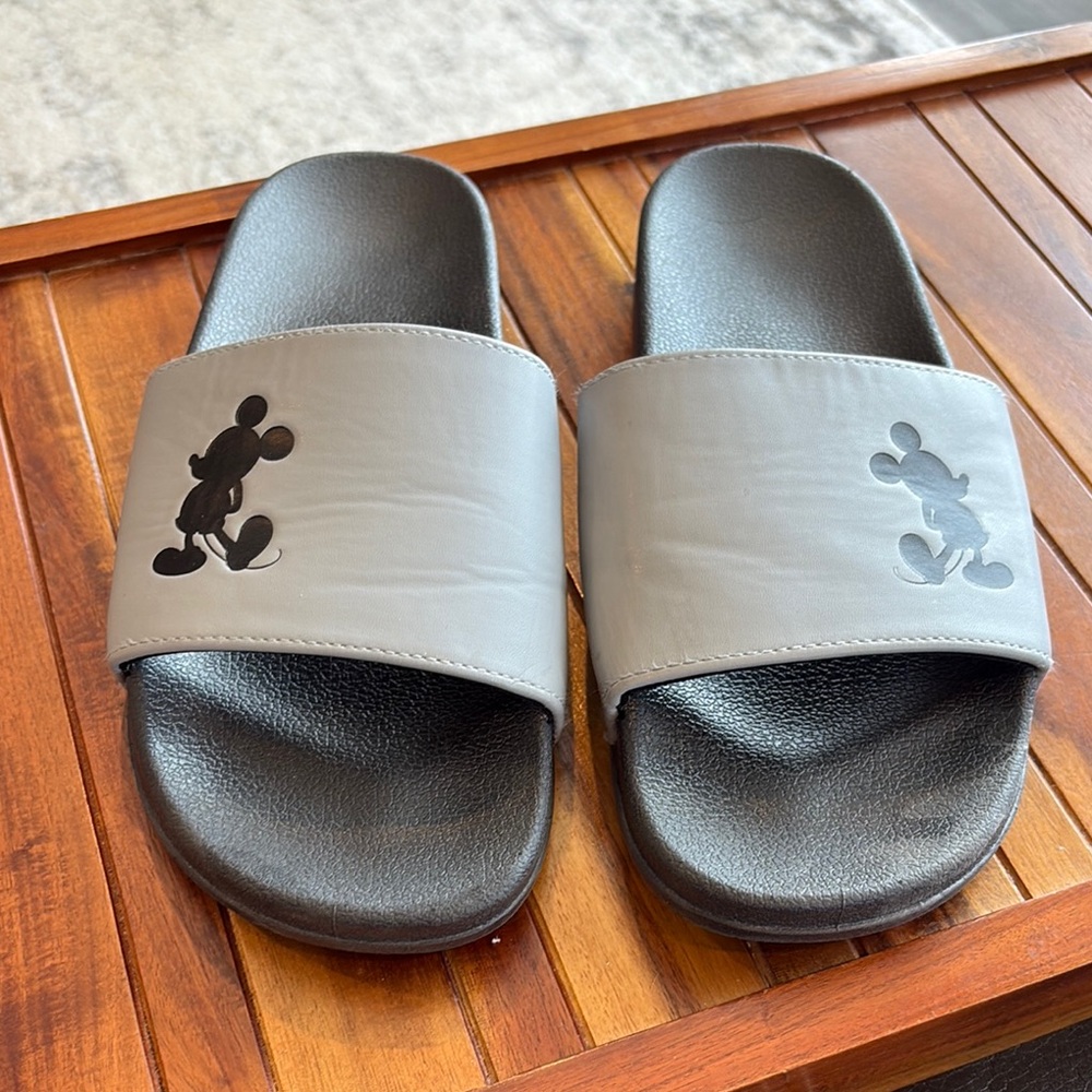 Disney Mickey Mouse Icon Gray Slides Sandals Mens 11